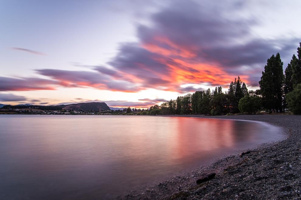 Lake Wanaka Sunset - explore Wanaka with Southern Guides